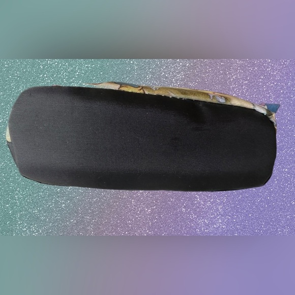 Disney Snow White & Dwarfs Cosmetic Case and Detachable Matching Lipstick Case - Picture 6 of 11